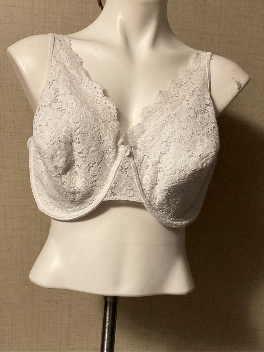 Full Coverage Lace Underwire Bra - White